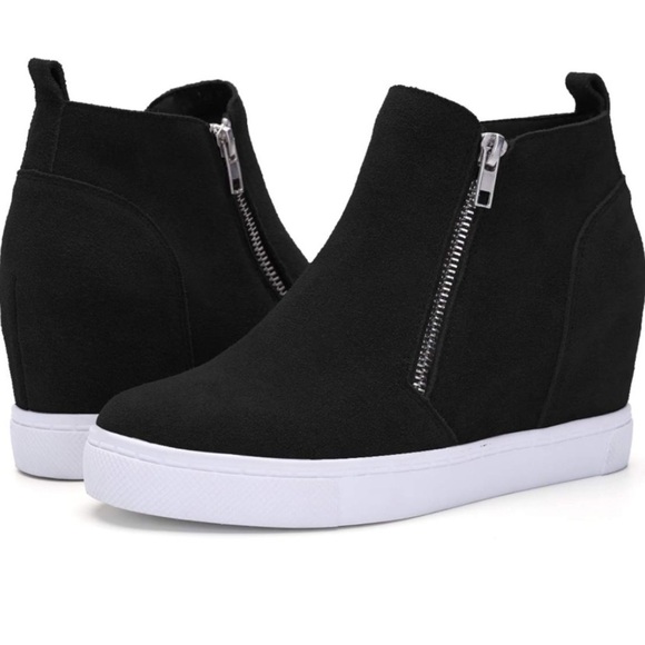 Steve Madden Black Suede Wedgies - Picture 1 of 7